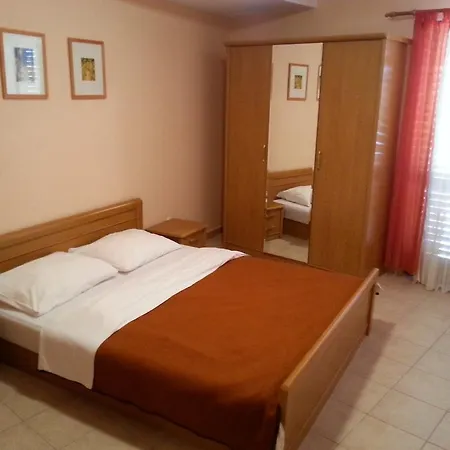 Apartmani Ana Apartment