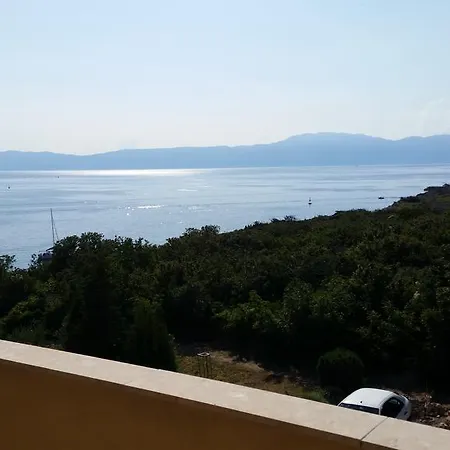 Apartment Apartmani Ana Omisalj