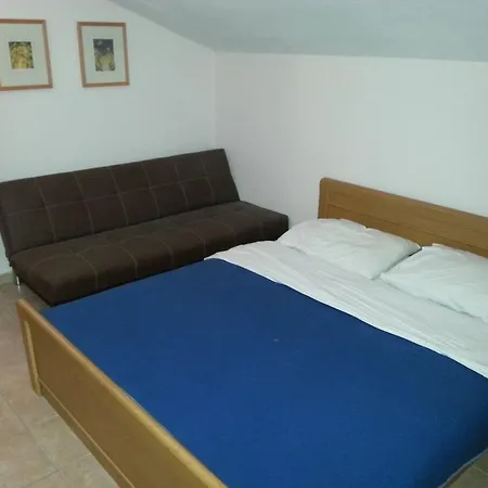 Apartmani Ana * Omisalj