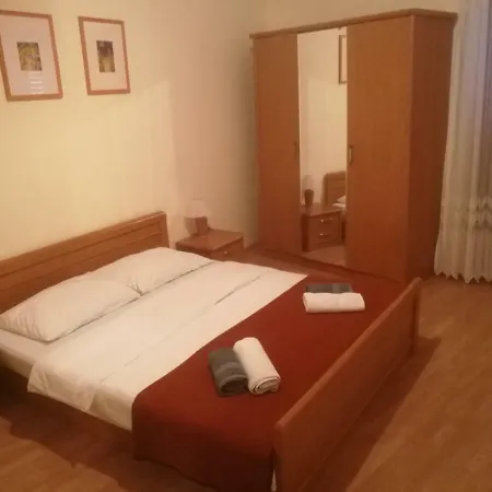 Apartment Apartmani Ana *