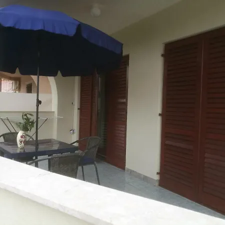 Apartment Apartmani Ana